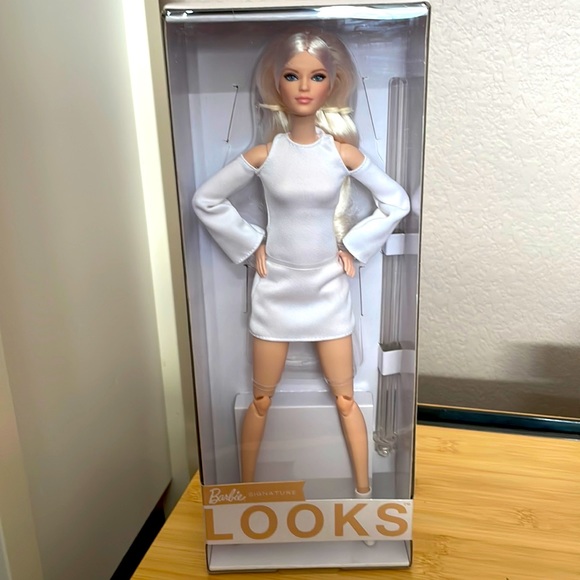 Barbie Looks model #6 - Picture 1 of 5